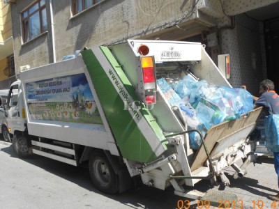 Atık toplama aracı